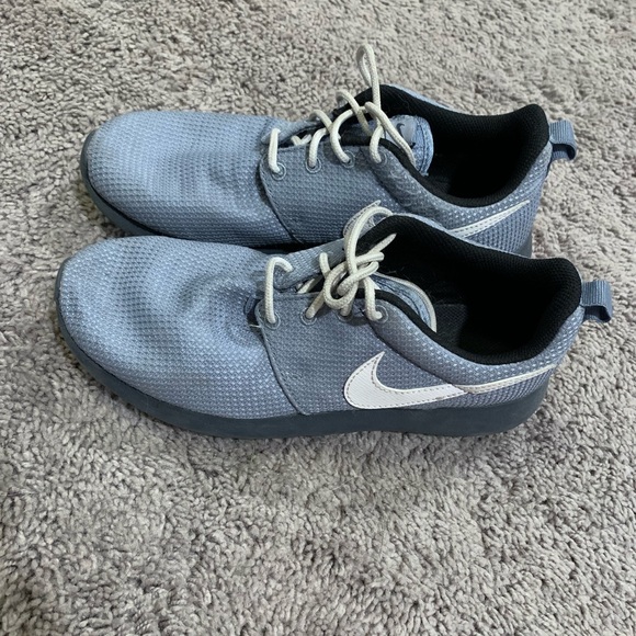Nike Shoes - Nike Roshe Shoes